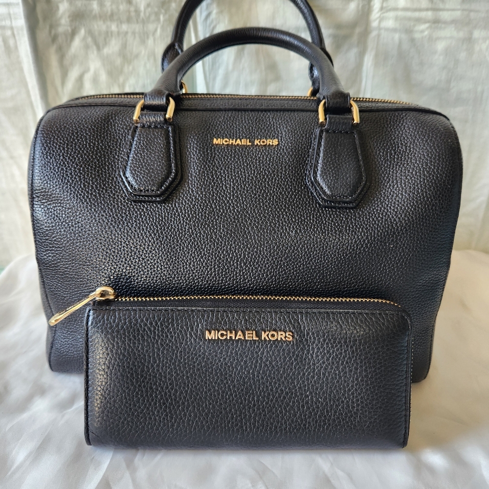 MICHAEL KORS black leather satchel bag and wallet